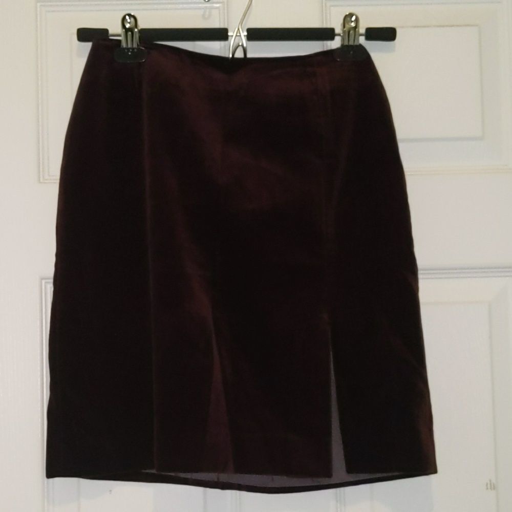 Gap plum colored  skirt Sz 1